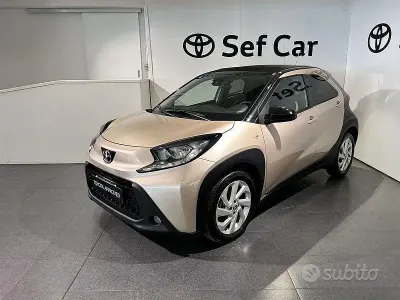 Usata Toyota Aygo X Trend 72 CV (52 kW) 2022 Marrone SUV