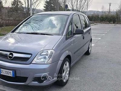 Usata Opel Meriva 90 CV (66 kW) 2008 Argento Monovolume