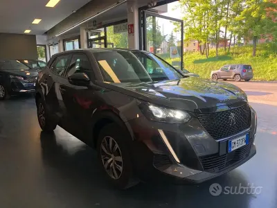 Brugt Peugeot 2008 Allure 101 HK (74 kW) 2023 Grå SUV