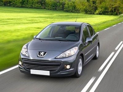Usata Peugeot 207 73 CV (53 kW) 2011 Argento metallizzato Berlina