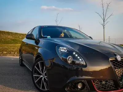 Usata Alfa Romeo Giulietta Veloce 130 CV (95 kW) 2017 Grigio Utilitaria
