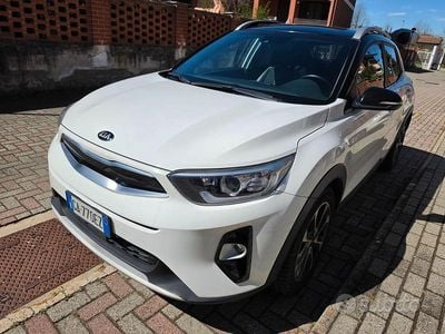 Usata Kia Stonic 120 CV (88 kW) 2020 Bianco SUV