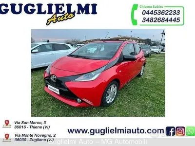 Usata Toyota Aygo X-play 69 CV (50 kW) 2015 Rosso Utilitaria