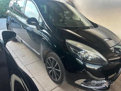 Usata Renault Grand Scénic III 110 CV (80 kW) 2013 Nero Monovolume