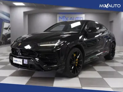 Usata Lamborghini Urus 650 CV (478 kW) 2022 Nero pastello SUV