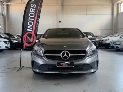 Usata Mercedes A180 Premium 122 CV (89 kW) 2015 Grigio Utilitaria