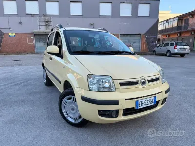 Begagnad Fiat Panda 69 HK (50 kW) 2012 Gul Halvkombi