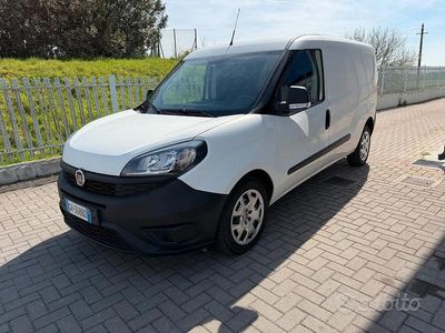 Usata Fiat Doblò S 120 CV (88 kW) 2021 Bianco Monovolume