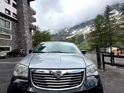 Usata Lancia Voyager 177 CV (130 kW) 2014 Nero Monovolume