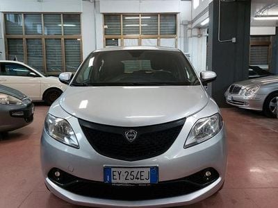 Usata Lancia Ypsilon 95 CV (69 kW) 2015 Grigio Utilitaria