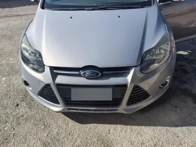 Usata Ford Focus 115 CV (84 kW) 2011 Grigio Berlina