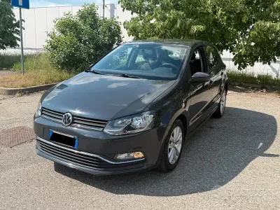 Usata VW Polo Comfortline 75 CV (55 kW) 2017 Grigio Berlina