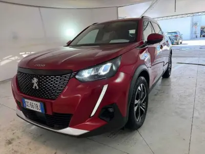 Usata Peugeot 2008 Allure 102 CV (75 kW) 2020 Rosso SUV