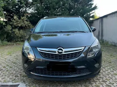 Usata Opel Zafira 165 CV (121 kW) 2012 Nero Monovolume