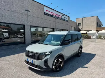 Usata Ford Tourneo Courier Active 125 CV (91 kW) 2024 Grigio Monovolume