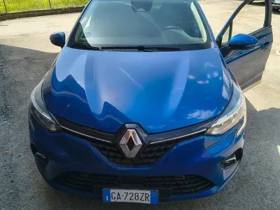 Usata Renault Clio V Zen 101 CV (74 kW) 2020 Bluazzurro Berlina