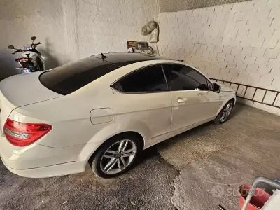 Usata Mercedes C220 170 CV (125 kW) 2012 Bianco Coupé