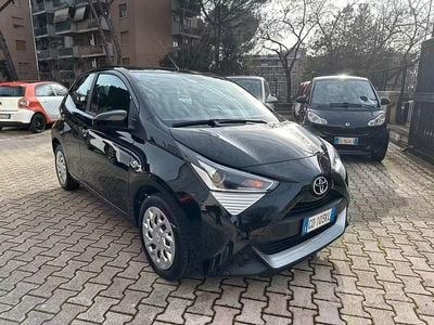Usata Toyota Aygo Connect Style 72 CV (52 kW) 2020 Nero Utilitaria