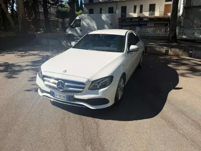 Usata Mercedes E220 Premium Plus 194 CV (142 kW) 2016 Bianco Berlina
