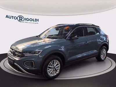 Usata VW T-Roc Life 150 CV (110 kW) 2022 Z3 petroleum blue metallizzato SUV