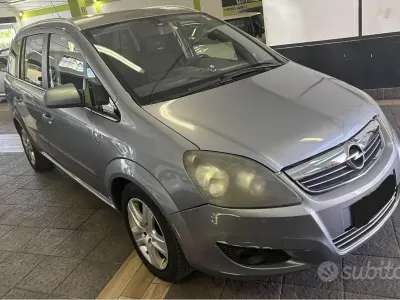 Usata Opel Zafira Cosmo 125 CV (91 kW) 2011 Grigio Monovolume