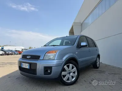 Usata Ford Fusion Titanium 90 CV (66 kW) 2006 Blu Utilitaria