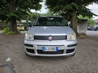 Usata Fiat Panda Emotion 69 CV (50 kW) 2011 Grigio Utilitaria