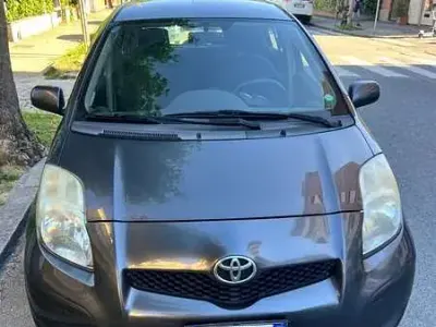 Usata Toyota Yaris 69 CV (50 kW) 2009 Grigio Utilitaria