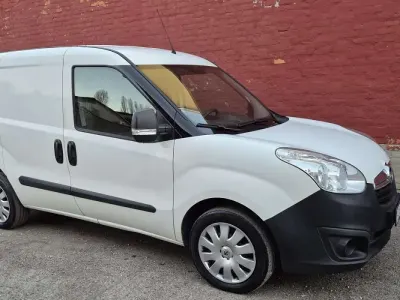 Usata Opel Combo 120 CV (88 kW) 2018 Bianco Monovolume