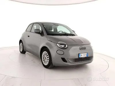Usata Fiat 500e 42 kW (58 CV) 2023 Grigio Berlina
