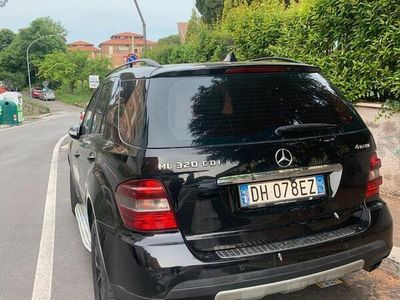 Usata Mercedes ML320 224 CV (164 kW) 2007 Nero SUV