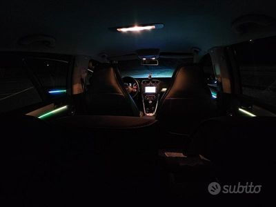 Usata VW Golf VI 102 CV (75 kW) 2011 Grigio Utilitaria