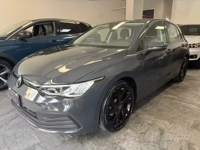 Usata VW Golf VIII R-line 116 CV (85 kW) 2022 Grigio Berlina