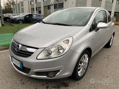 usata Opel Corsa 1.2 3 porte Sport NEOPATENTATI