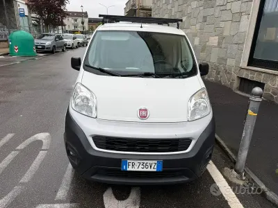 Begagnad Fiat Fiorino 77 HK (56 kW) 2018 Vit Minibuss