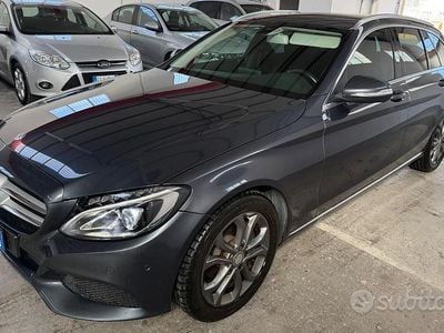 Usata Mercedes C200 136 CV (100 kW) 2015 Blu Station wagon