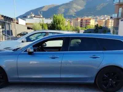 Usata Volvo V90 Momentum 190 CV (139 kW) 2018 Bluazzurro Station wagon
