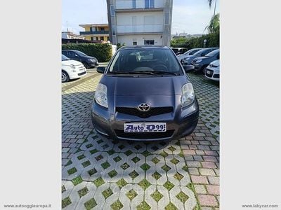Usata Toyota Yaris 90 CV (66 kW) 2009 Grigio Berlina