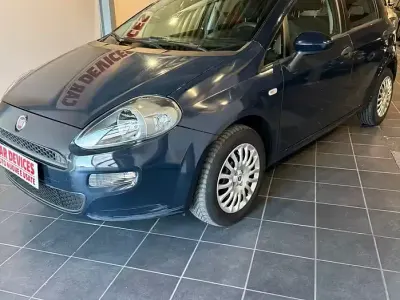 Usata Fiat Punto 69 CV (50 kW) 2015 Bluazzurro Utilitaria