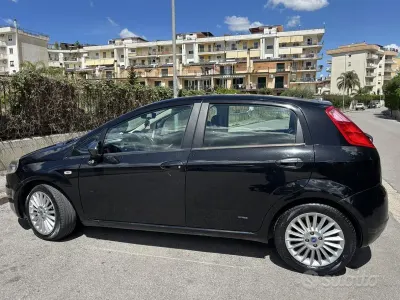 Usata Fiat Punto 90 CV (66 kW) 2007 Nero Utilitaria