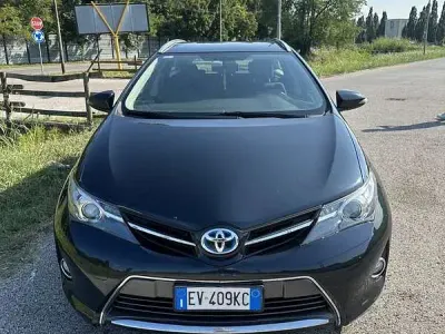 Usata Toyota Auris Hybrid