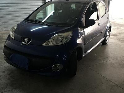 Usata Peugeot 107 68 CV (50 kW) 2007 Blu Utilitaria