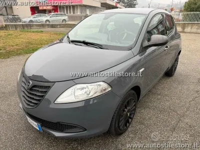 Usata Lancia Ypsilon 95 CV (69 kW) 2015 Grigio Utilitaria