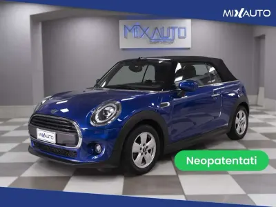 Usata Mini One Cabriolet 102 CV (75 kW) 2020 Blu Cabrio