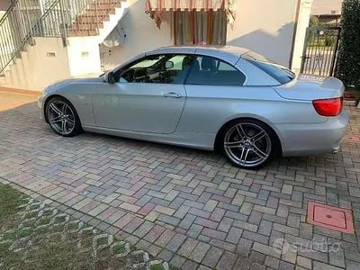 Usata BMW 320 Cabriolet 184 CV (135 kW) 2011 Grigio Cabrio