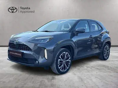 Usata Toyota Yaris Cross Lounge 116 CV (85 kW) 2022 Grigio SUV