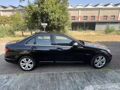 Usata Mercedes C220 Avantgarde 170 CV (125 kW) 2010 Nero Berlina