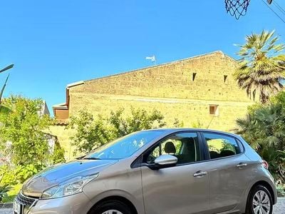 Begagnad Peugeot 208 Active 95 HK (69 kW) 2012 Gul Halvkombi