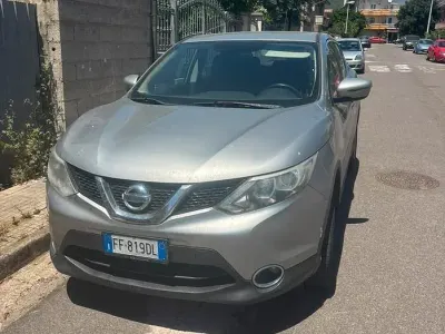 Usata Nissan Qashqai 110 CV (80 kW) 2016 Grigio SUV