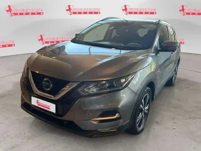 Usata Nissan Qashqai N-Connecta 140 CV (102 kW) 2021 Grigio SUV